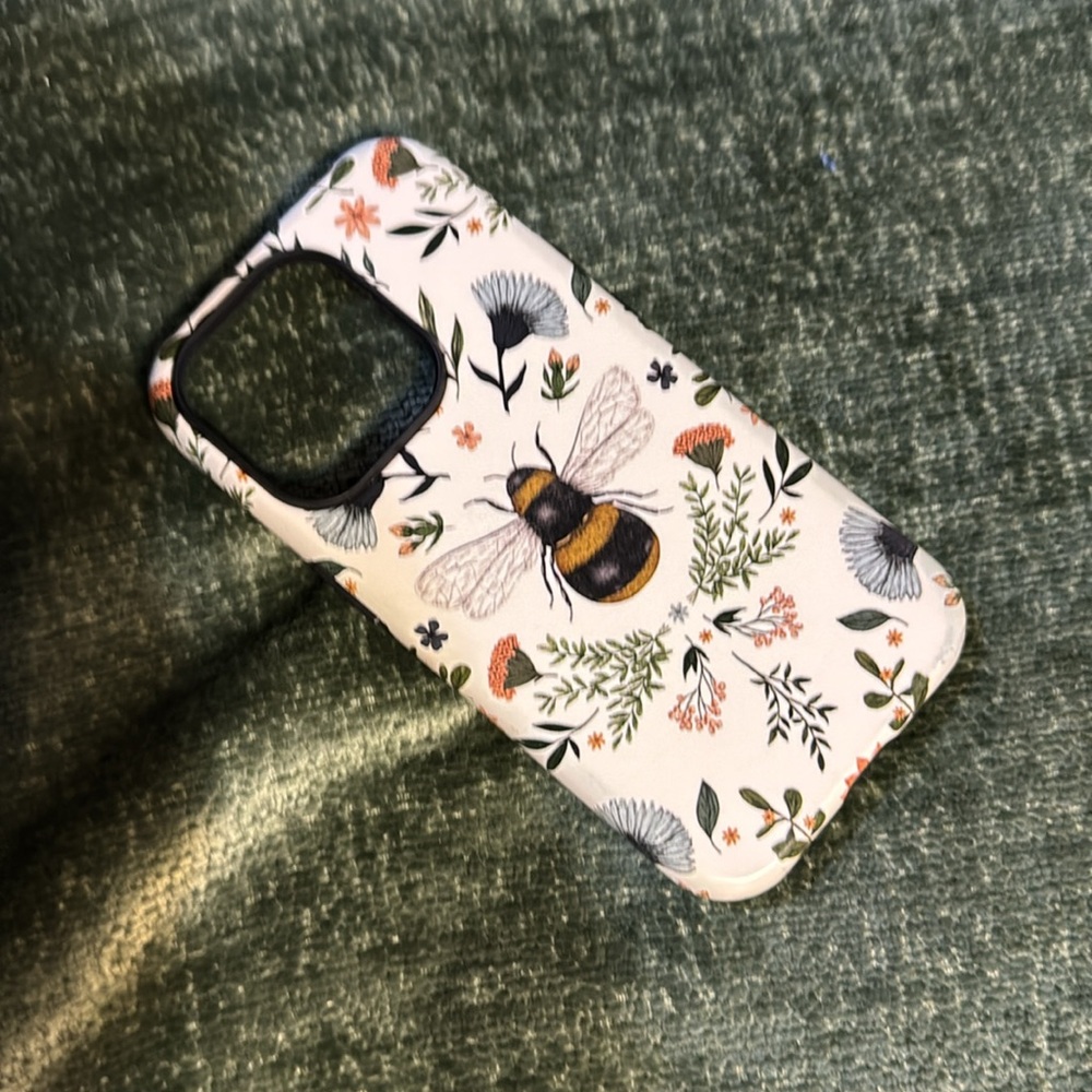 Stringberry Floral Bee Design Phone Case - White